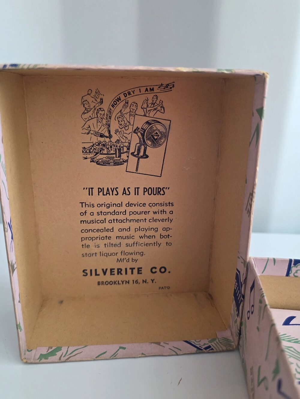 Mid Century Musical Pourer By Silverite Co. - Picture 3 of 5
